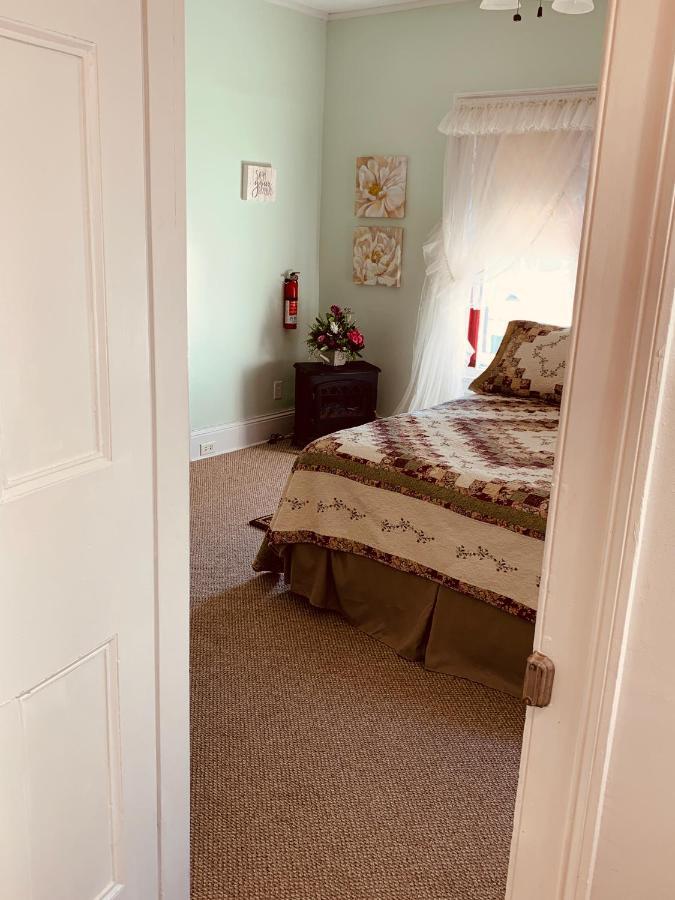 Centennial Inn Bed & Breakfast Conneaut Экстерьер фото